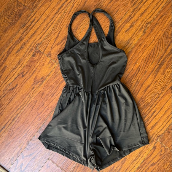 Sleeveless Workout-Athletic Romper with Criss Cross Detail | Small | NEW - Picture 7 of 7